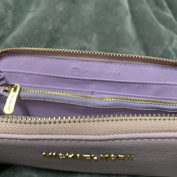 Michael Kors Wallet - Picture 2 of 4